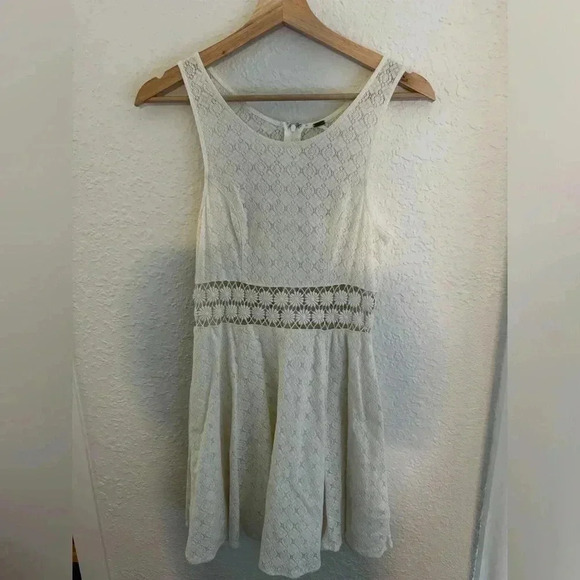Free People “Fitted with Daisies” Crochet & Lace Skater Dress - Picture 2 of 9